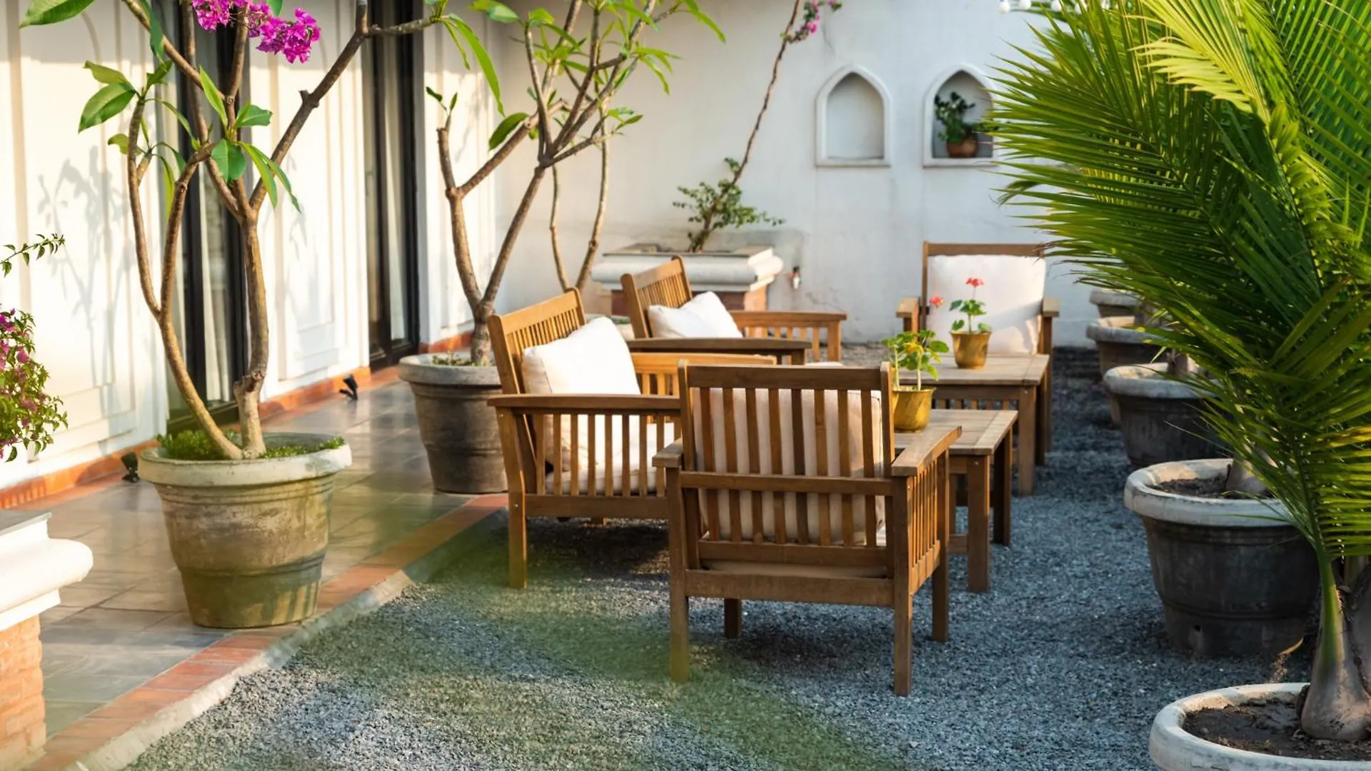 Hotel Roadhouse, Kathmandu- Contemporary Boutique Hotel 4*, Kathmandu
